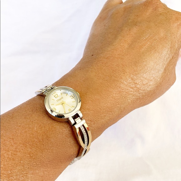 Fashion watch with clear stone - Picture 2 of 9